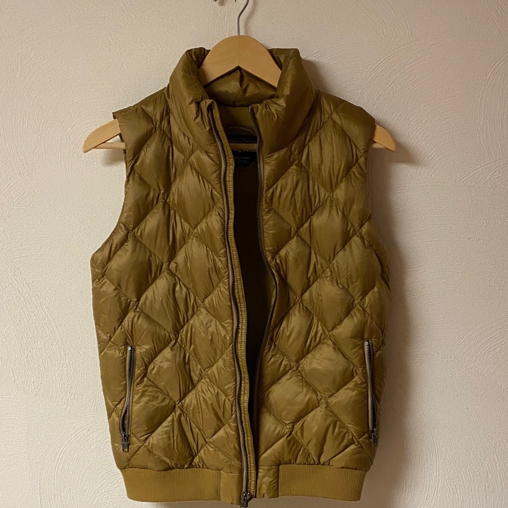 Patagonia Quilted Tan-ish/Gold Vest women’s size small